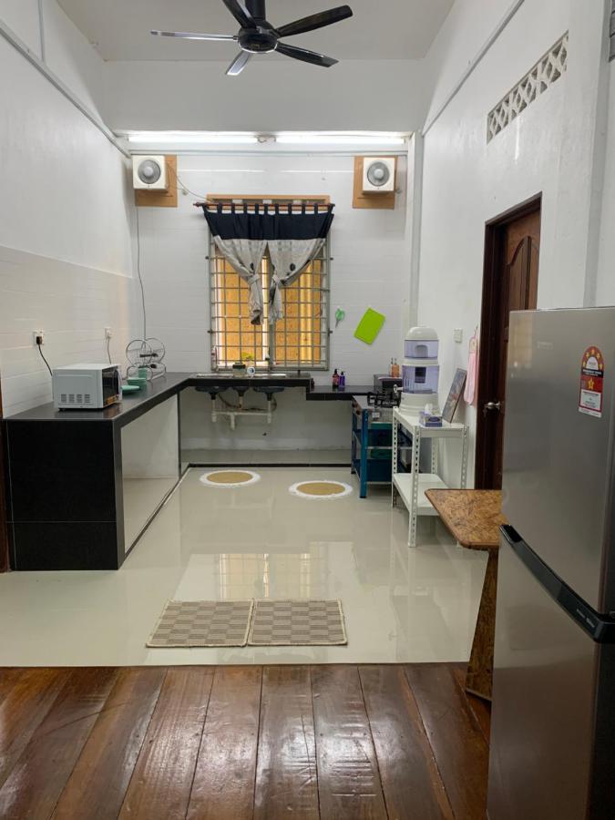 La Wood Homestay Kampung Kuala Besut Exteriér fotografie